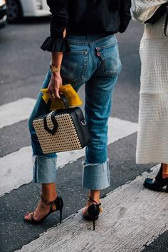 Vintage Levis Denim Street Style, Jeans Trend, Looks Jeans, Moda Denim, Street Style Fall Outfits, Blogger Street Style, Bootcut Jean, Outfit Jeans, Boyfriend Jean