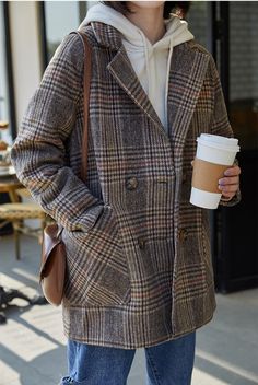 Patterned Coat Outfit, Wool Plaid Jacket, Modern Fashion Outfits For Women, Plaid Wool Coat For Winter, Vintage Coat Outfit, Plaid Peacoat Women, Womens Plaid Coat, Plaid Coats For Women, Fall Plaid Outfit