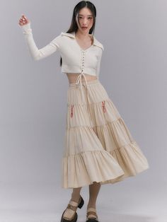 Material: Polyester65.3%/Spandex6.6%/Other28.1%  Model: 172cm/52.5kg Length Waist Hips S 76cm 64cm 92cm M 78cm 64cm 96cm Long Tiered Skirt, White Skirt Outfits, Lace Mini Skirt, Elegant Feminine, Romantic Lace, Lace Bodice, Black Square, White Skirts, Skirt Outfits