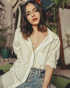 Fashion Activation, Komal Pandey, Jeans Styling, Thailand Fashion, Fashion Staples, Casual College Outfits, Chic Tops, Bodycon Dress With Sleeves, Boho Chic Outfits