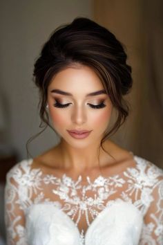 Bridal Makeup Cool Undertone, Fall Bride Wedding Makeup, Wedding Makeup Bride Brown Eyes, Brides Wedding Makeup, Wedding Day Makeup For Hazel Eyes, Bridal Romantic Makeup, Guess Wedding Makeup, Wedding Day Makeup For Bride Hazel Eyes, Wedding Makeup For Brown Eyes White Skin