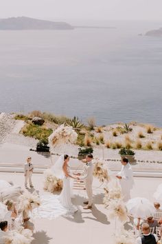 photography :
@lifestylephotography_santorini 
Planning:
@esme.events

#santoriniwedding #santoriniweddingvenue #destinationwedding #destinationbride