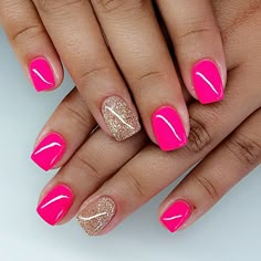 Cute Tip Nails Designs, Manicure Nails Natural, Fuschia Pink Nail Designs, Bright Pink And Gold Nails, Hot Pink And Gold Nails Design, Dip Powder Nails Summer 2024, Hot Pink Gel Nails Short, Hot Pink And Gold Nails