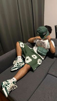 Clothes And Shoes Aesthetic, Fit Ideas Men Streetwear, Lv Skate Sneaker Outfit, Atv Outfits, Lv Shoes Outfit, Streetwear Pose, Skate Outfit