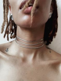 Wraparound 3 and or 4 layer with a 3 “ extension chain. 48" plus a 3 inch extension 37" plus a 3 inch extension made in small qty Wire Choker, Everyday Necklaces, Dope Jewelry Accessories, Choker Silver, Flow State, Choker Gold, Silver Choker Necklace, Dope Jewelry, Silver Choker