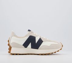 New Balance 327 Trainers, Nike Internationalist, Dad Shoes, Hype Shoes, All About Shoes, New Balance Sneakers, Mode Inspo