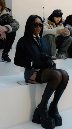 Preppy Club Outfit, Tie Outfit Black Women, Street West Outfits, Cute Black Fits, Fashion Killa Fall 2023, Layered Black Outfit, Rockstar Black Women, Paris Black Women, High Fashion Black Women