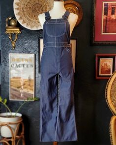 ALL SALES FINAL. No returns because an item does not fit. Measurements provided are accurate and checked over many times before listing. reach out if you require help determining fit before purchasing. I am happy to help! 1960's-70's lightweight denim overalls. They are so adorable but fit me a little too tight in the hips these days so I am setting them free. They are definitely a petite or juniors fit.  Structurally in great condition. There are areas of the seam that are broken as shown in photos but they are more of the decorative outer stitching down sides and at pockets. No stains or holes.  I provided photos of measurements as well. I would recommend these for someone my height or under (5'4) the rise to top of bib is petite as well as the longest strap length. Please review measure Vintage Fitted Long Sleeve Overalls, Retro Bib Front Overalls In Medium Wash, Vintage Bib Front Overalls With Pockets, Vintage Dark Wash Bib Front Overalls, Vintage Cotton Bib Front Jumpsuit/romper, Boxy Sweater, Classic Blouses, Overalls Women, Denim Overalls