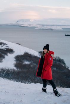 Red Parka Outfit Winter, Red Ski Jacket Outfit, Parka Outfit Spring, Canada Winter Outfit, Rumspringa, Parka Outfit, Sorel Caribou Boots, Trekking Outfit, Teens Outfits