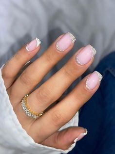 Short Nail Designs Silver, Pink Nails With Silver Glitter, Short Light Pink Nails, Nail Designs Silver, Nails With Silver Glitter, Nails With Silver, Collection Perfume, Quartz Nails, Silver Nail Designs