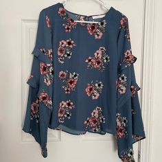 Nordstrom Long Sleeve Floral Blouse - Never Worn Blue Trendy Loose Fit Tops, Trendy Blue Flowy Top, Trendy Blue Flowy Blouse, Nordstrom Long Sleeve Tops For Spring, Spring Nordstrom Fitted Tops, Spring Fitted Tops By Nordstrom, Spring Fitted Tops From Nordstrom, Chic Nordstrom Tops For Spring, Pajama Shirt