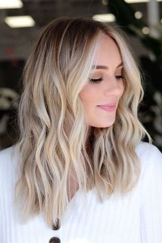 Blonde Hair With Roots, Tan Skin Blonde Hair, Summer Blonde Hair, Dark Roots Blonde Hair, Balayage Blonde, Blonde Hair Shades