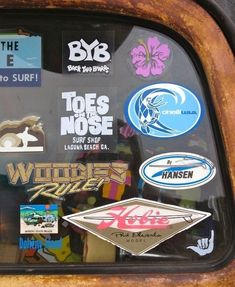 Combi Hippie, Outer Banks Aesthetic, Classic Stickers, Style Surf, Car Deco, Beach Cars, Cute Car Accessories, Wood Model, Vintage Surf