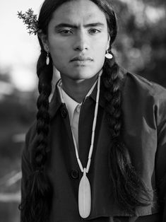 Native American Hairstyles, Native American Hair, Hairstyles Male, Native American Men, American Hairstyles, Athletic Hairstyles, Curly Bob Hairstyles, Looks Black, Stardew Valley