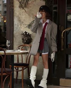 Parisian Chic Style Classy, Parisian Chic Style, Fashion Journals, Fashion Capsule, Preppy Style, Daily Outfits, Daily Fashion, Classy Outfits