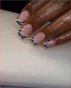 simple clean nails short square Short Zebra Nails, Cute Short Nails Black, Burberry Nails Short, Fall Nail Art Short Nails, Dope Nail Designs Classy Short Acrylic, Short Black French Tip Nails With Design, Short Nails Ideas Winter, Half Nail Design, Nail Set Up