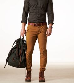 Honey Street Style Vintage, Dark Brown Leather Boots, Outfit Jeans, Amazing Fashion, Brown Pants, Men Looks, Well Dressed, Stylish Men, Mens Fashion Casual