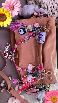 coquette bag with colourful charms jane birkin Birkin With Charms, Birkin Bag Charms, Jane Birkin Style Bag, Jane Birkin Bag Aesthetic, Jane Birkin Bag, Coquette Bag