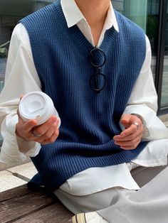 Men’s date outfits Inspo fashion (Korean) Glow Tips, Outfit Homme, Masculine Clothing, Outfit School, Yarn Sweater, Pullover Sweater Men, Fashion Male, Cool Fits, Clothing Design