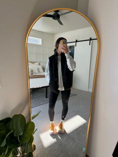 hallesand on LTK Everyday Athletic Outfits, Cold Athletic Outfits, Cute Casual Outfits For Winter Leggings, Athletic Mom Outfits, Athletic Fall Outfits, Athletic Outfits Winter, Winter Athletic Outfits, Cozy Day Outfit, Comfy Cozy Outfits