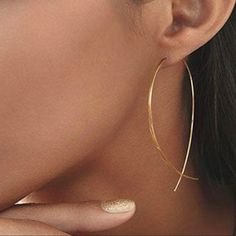 Gold Tone Hoop Style Earrings Length: 7.5cm Material: Alloy Simple Stud Earrings, Ear Earrings, Long Drop Earrings, Earrings Simple, Design Earrings, Wire Earrings, Metal Earrings, Rose Earrings, Simple Earrings