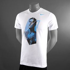 a mannequin wearing a nike t - shirt with the number 7 on it