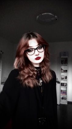 Goth Haircut Medium, Oc Series, Dayana Crunk, Emo Night, Glasses Ideas, Gothic Women, Short Lashes