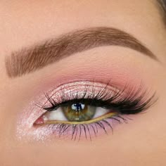 Makeup Looks Pop Of Color, Light Color Makeup Looks, Light Color Makeup, Subtle Pop Of Color Eye Makeup, Light Yellow Makeup, Eye Makeup Pop Of Color, Spring Makeup Looks For Brown Eyes, Light Pink Eyeshadow Looks, Soft Pink Glam Makeup