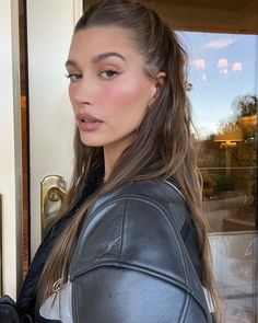 Smink Inspiration, Natural Wedding Makeup, Natural Makeup Looks, Makeup Tutorials, Hailey Bieber, Girls Makeup, Pretty Makeup, Gigi Hadid, Makeup Trends