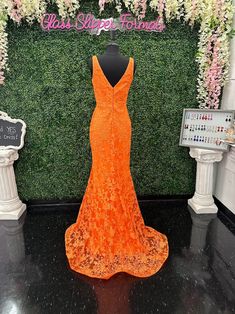 Look stunning in this Johnathan Kayne 31575 Size 4 Orange Lace V Neck Fitted Formal Prom Dress. Crafted from shimmering lace, this fitted design is sure to draw eyes. Show off your best features in this show-stopping dress. Size: 4 Color: Orange *ONE OF A KIND Johnathan Kayne, Formal Prom Dress, Draw Eyes, Formal Dresses Prom, Color Orange, Prom Dress, To Draw, Prom Dresses, Size 4