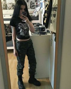 Metalhead Aesthetic Outfit, Girly Metalhead, Metal Head Outfits Girl, Women Metalheads, Metalhead Style, Md Fashion, Alternative Women