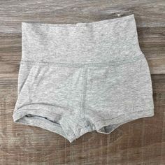 SHORTIE Brand = H&M Size = 2-4 M Color(s) = Grey Gender = B Condition = GUC Season = S/S Recomm = Recomm Item Number: 4822-258 Item ID: 304374 Category: SHORTS Birthday Wishlist Clothes, H&m Clothes, Grey Shorts Outfit, H&m Shopping, Gray Shorts, Sister Outfits, Brand Clothes, Outfit Inspo Casual, Lazy Day Outfits