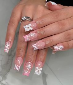 Bow Christmas Nails, Winter Christmas Nails Acrylic, December Birthday Nails, Christmas Pink Nails, Christmas Nail Sets, Purple And White Nails, Latina Nails, Celebrity Nails, Press On Nails Medium