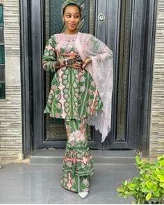 In this blog post, we will be showcasing some of the most stunning Ankara Styles that you can rock this year. If you are looking for Ankara Styles for Islamic ladies, then you have come to the right place. New Ankara Styles, African Wear Designs, Short Girl Outfits, African Traditional Wedding Dress