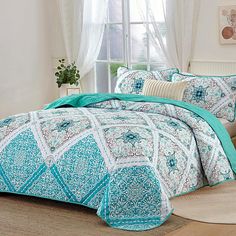 PRICES MAY VARY. 【3 Pieces Quilt Set】Queen size quilt set includes 1 striped patchwork bedspread (96" x 90") and 2 pillow shams (20"x 28"). If you wish the geometry printed bedding coverlet is a little longer to cover more of the side of the bed, you may have a low bed or choose a larger size. 【Bohemian Pattern Design】This quilt bedding set comes with an geometry pattern and bright colors, which brings you a wonderful visual experience. It is a good choice to decorate and enhance bedroom or guest room with this beautiful bedspread coverlet set. 【Soft and Comfortable Material】The boho quilt set is made of super soft high quality lightweight breathable microfiber polyester, it's so comfy like sleeping in a cloud. This lightweight bedding set have a high-density smooth surface, which will kee Bedding Coverlet, King Size Quilt Sets, Patchwork Bedspread, Bohemian Quilt, Boho Quilt, Printed Bedding, Low Bed, Lightweight Bedding, Coverlet Bedding