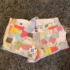 Nwt Free People Shorts Size 10 Super Cute Love The Print But They Don’t Look Right On Mez Great Pair To Have For Summer. Message Me If You Have Any Questions:) White Patchwork Shorts For Summer, Beach Season Patchwork Bottoms, Cute Multicolor Cotton Bottoms, White Patchwork Short Bottoms, Fun Cotton Beach Shorts, Playful Cotton Bottoms For Beach Season, Fun Cotton Bottoms For Vacation, Fun Cotton Shorts For Beach Season, Fun Beach Cotton Shorts