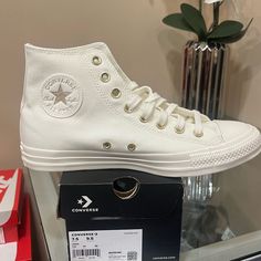 Brand New Men Size 7.5 Women 9.5 Converse Everyday Sneakers With Round Toe, Converse Sneakers With Round Toe For Everyday, Converse Leather High-top Sneakers For Spring, Converse Cream, Women's Converse, Shoes Color, Womens Converse, Shoes Shoes, New Man