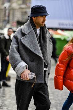 Solid Urban Winter Outerwear, Casual Sport Coat With Lapel Collar For Winter, Casual Winter Sport Coat With Lapel Collar, Winter Casual Sport Coat With Lapel Collar, Winter Outdoor Sport Coat With Lapel Collar, Solid Wool Coat For Winter, Oversized Wool Coat For Winter, Solid Wool Winter Coat, Trendy Pea Coat For Winter