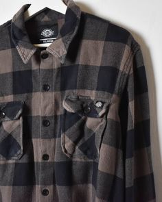 Label size X-Large Recommended size X-Large How it fits Regular Pit to pit 24″ Shoulder to bottom 28″ Flaws None Material Era 00s Colour Brown Ponyboy Curtis, Brown Dickies, Outfit Planning, Skater Brands, Brown Flannel, Hand Style, Dickies Workwear, Skater Aesthetic, Vintage Dickies