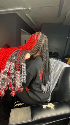 Braided Hairstyles For Black Women Skunk Stripe, Multi Color Box Braids Black Women, Knotless Box Braids Medium Beads, Black Women Colored Braids, Hairstyles Braids With Color, Braided Hair Color Combos, Beads Hairstyles Black Women, Long Braided Hairstyles For Black Women