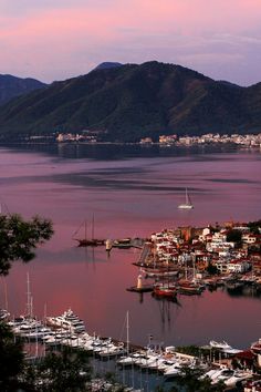 Top Destinations in Turkey Marmaris Beach, Places To Visit In Turkey, Turkish Riviera, Marmaris Turkey, Turkey Places, Turkey Travel Guide, Mountain Backdrop