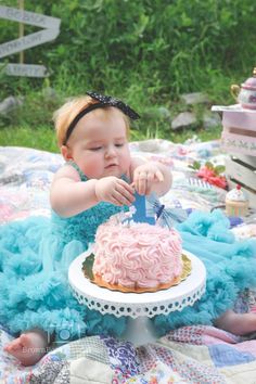 Smash Cake Alice in Wonderland baby girl photo session • BrownBox Photography, Nashville TN Onederland Party, Mad Hatter Tea Party, Toddler Birthday, Girl First Birthday