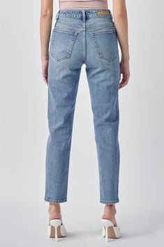 For easy-going comfort in a cool, vintage style, these original slim straight jeans are the answer to your prayers. Finished with on-trend fading, subtle stretch and a high waist. Additionally equipped with five pockets, belt loops and a zip fly closure. Inseam: 28" Rise: 10 3/4" 99% Cotton, 1% Spandex. Ripped High Waisted Jeans, Straight Leg Denim, Slim Straight Jeans, Cool Vintage, Light Wash Jeans, Dress Size Chart Women, Jeans Brands, High Jeans, Straight Jeans