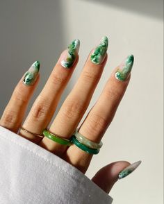 Green marble nails 💚