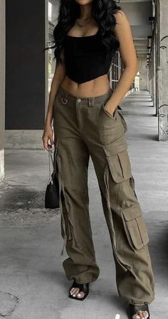 Cargo Pants Women Outfit, Celana Kargo, High Waisted Cargo Pants, Cargo Pants Outfits, Outfit Tips, Cotton Cargo Pants, Baggy Cargo Pants