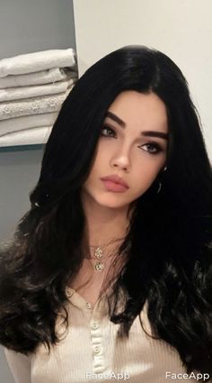 Dark Features Pale Skin, Faceapp Girl, Pretty Girl With Black Hair, Black Haired Girl, Dark Hair Pale Skin, Black Hair Girl, Girl Black Hair, Girls With Black Hair, Cute Makeup Looks