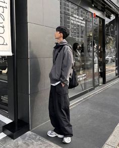 Asian Guy Style Casual, Fits For Asian Guys, Korean Guy Street Wear, Asian Guy Streetwear, Korean Male Grunge Outfits, Asian Fits Aesthetic Men, Outfit Inspo Korean Style Men, Streetwear Fashion Korean Men, Men’s Korean Street Fashion