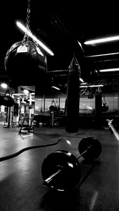 Black And White Gym Aesthetic, Cover Black Aesthetic, Wallpaper Anime Dark, Dark Gym, University Motivation, Nino Falcone, Dark Movie, Boxer Aesthetic, Gym Aesthetics