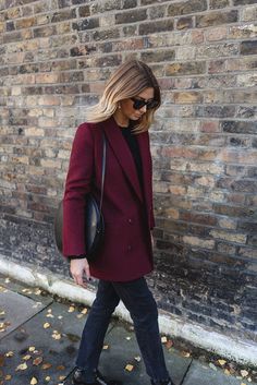 Blazer Outfit Ideas For Women, Burgundy Jacket Outfit, Blazer Outfit Ideas, Emma Hill, Maroon Blazer, Burgundy Blazer