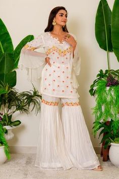 Shop for Label Kritika Kataria White Silk Embroidered Kurta Sharara Set for Women Online at Aza Fashions Embroidery Zardozi, Kurta Sharara Set, Kurta Sharara, Short Kurta, White Kurta, Embroidered Border, Sharara Set, Pattern Embroidery, Silk Embroidery